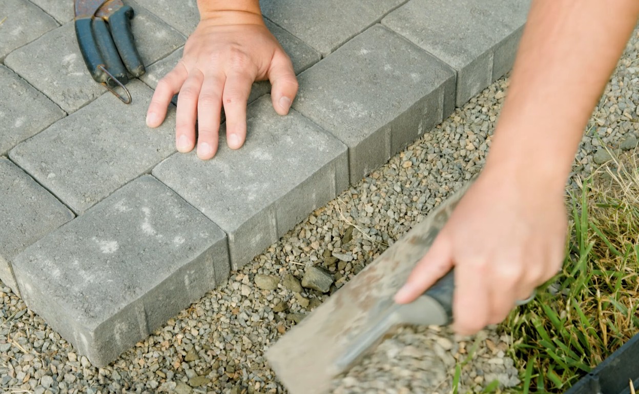 Paver walkway and driveway installation in Mobile, AL